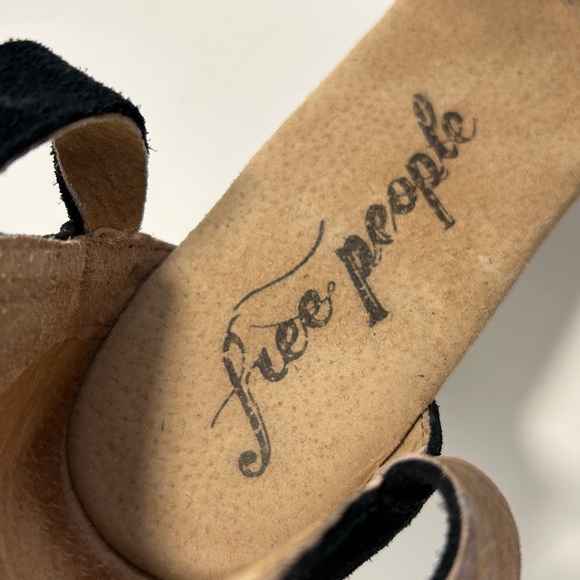 EUC Free People Cedar Clog Black Suede Platform Ankle Strap Bootie Sandal - Picture 9 of 9